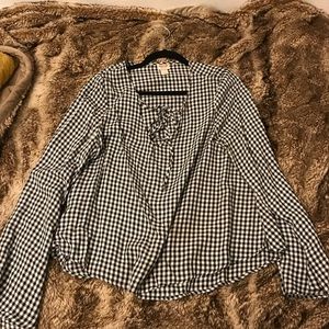 Black and white checkered top w/bell sleeves